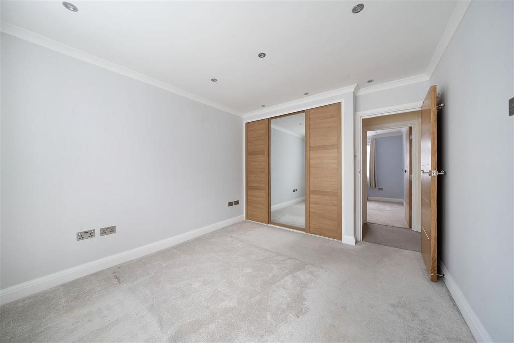 Bedroom 5 2nd angle.jpg