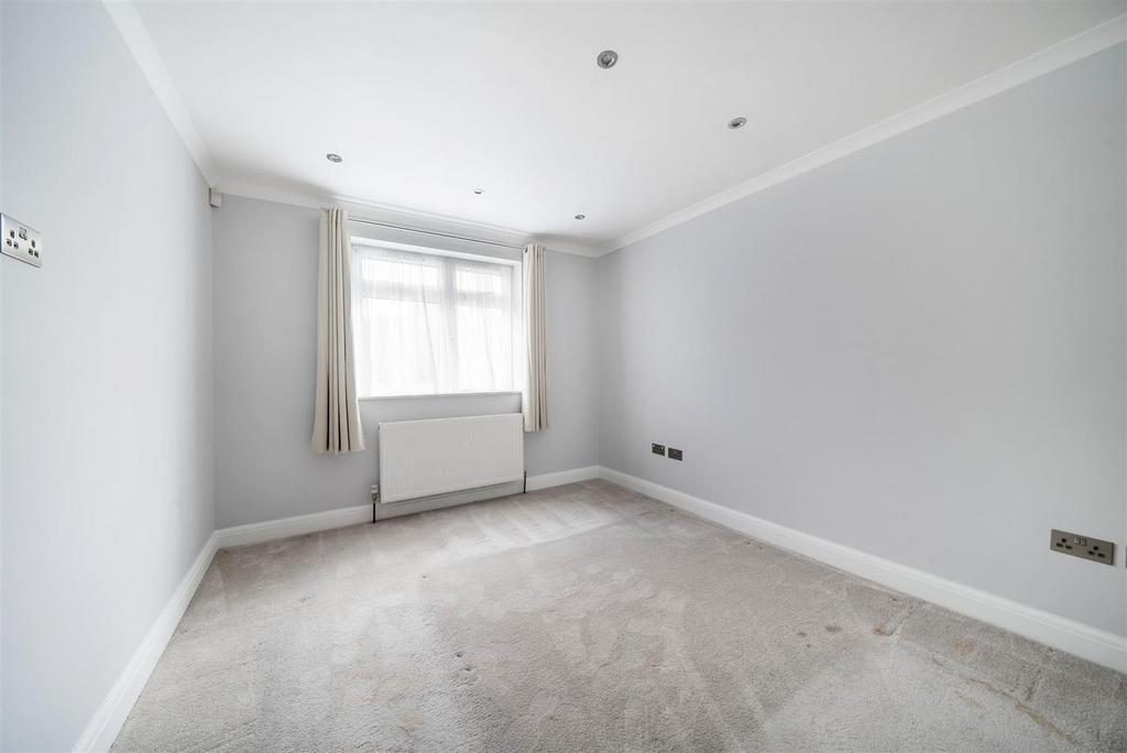 Bedroom 5.jpg