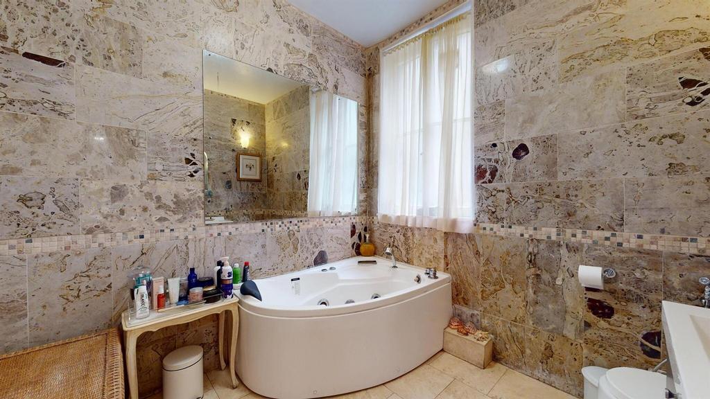 65 SMMfamily bathroom.jpg