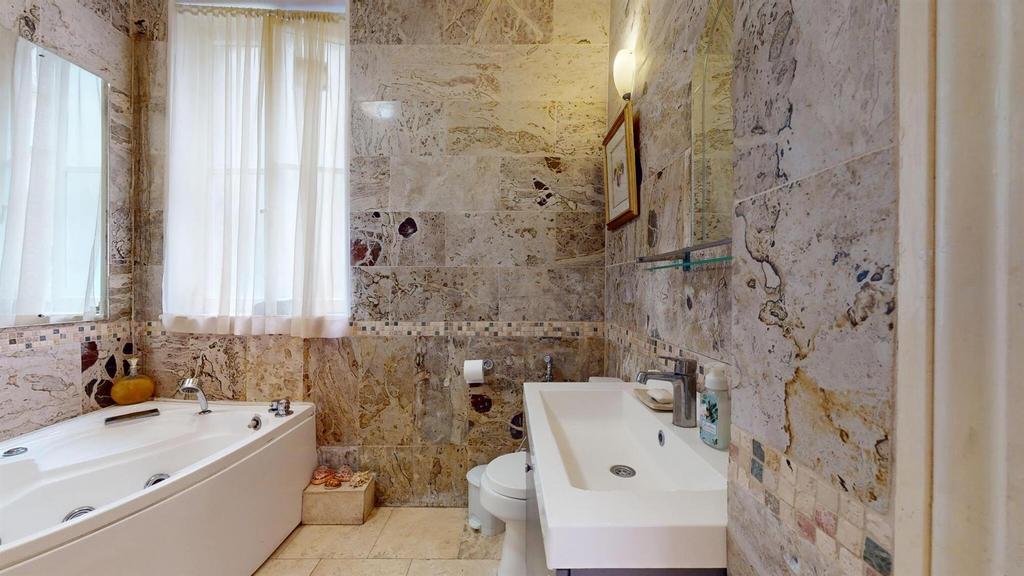 65 SMMfamily bathroom2.jpg
