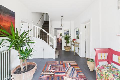 undefined, Moorsom Way, Coulsdon CR5