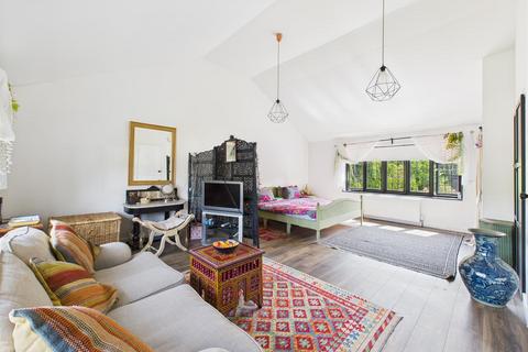 undefined, Moorsom Way, Coulsdon CR5