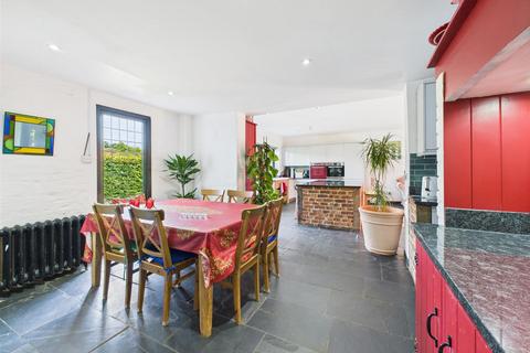 undefined, Moorsom Way, Coulsdon CR5