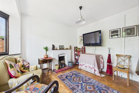 undefined, Moorsom Way, Coulsdon CR5
