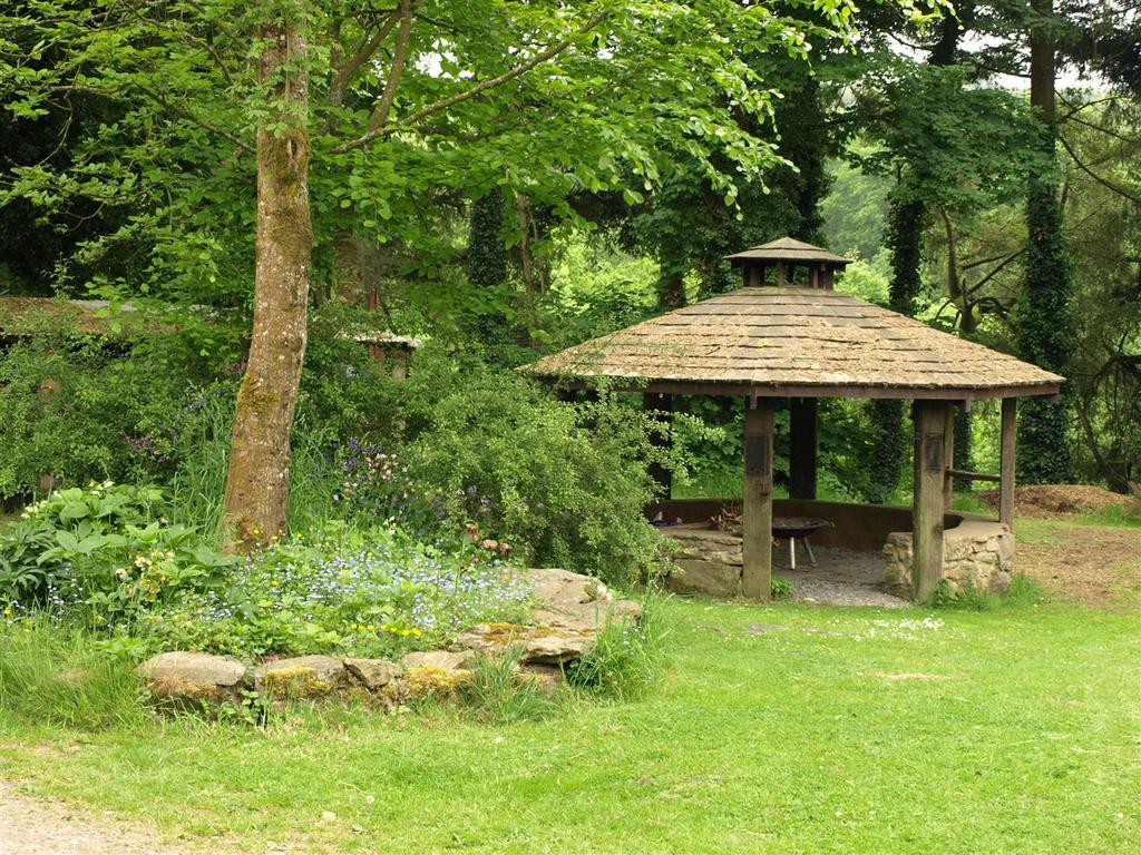 Covered firepit (owner picture)