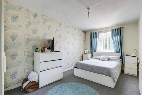 1 Ayton Close, Nottingham, NG2 1HF