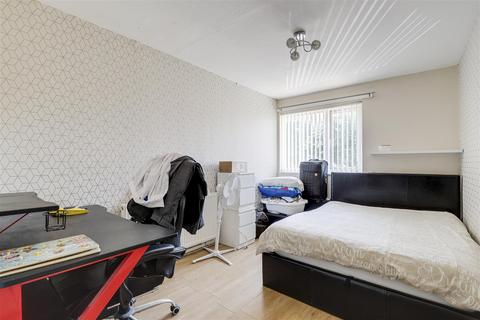 1 Ayton Close, Nottingham, NG2 1HF