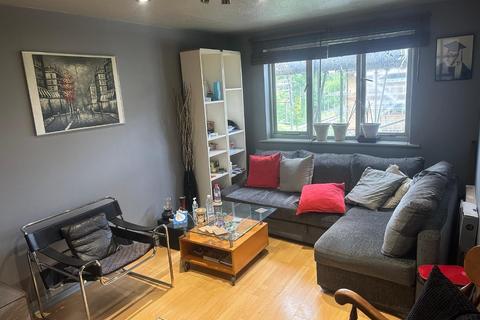 undefined, Cornmow Drive, London