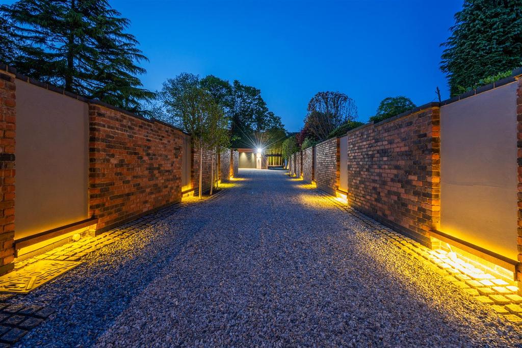 1 Chattock Gardens 46.jpg