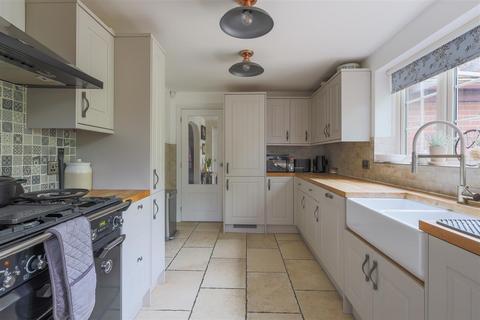 4 bedroom detached house for sale, Tarragon Drive, Meir Park