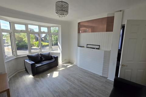 1 bedroom flat to rent, Collier Row Road, Romford RM5