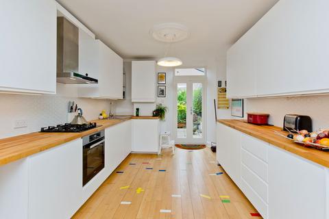 52 Newhaven Road, Edinburgh, EH6 5QB