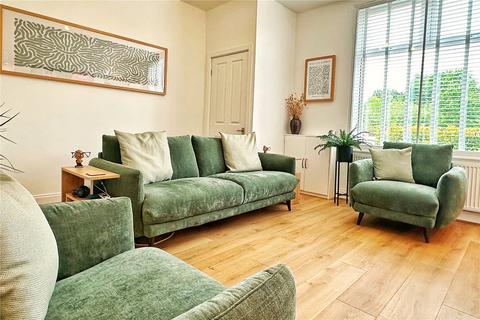 106 Whitegate Lane, Chadderton, Oldham, OL9 8RP