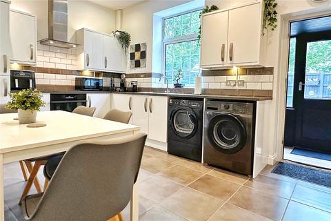 106 Whitegate Lane, Chadderton, Oldham, OL9 8RP
