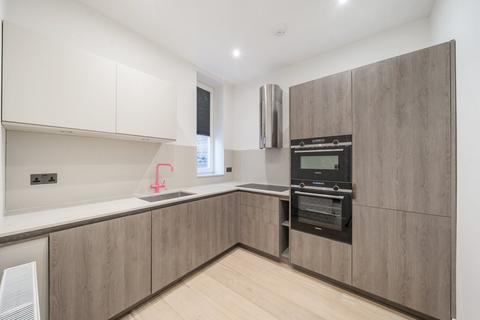 4 Copperbeech Close, London, NW3 5RB
