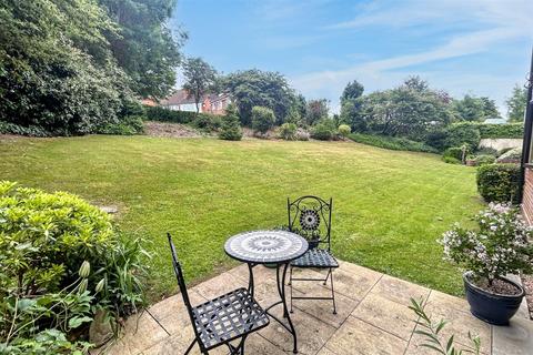 2 bedroom retirement property for sale, Grosvenor Court, Kings Norton B38