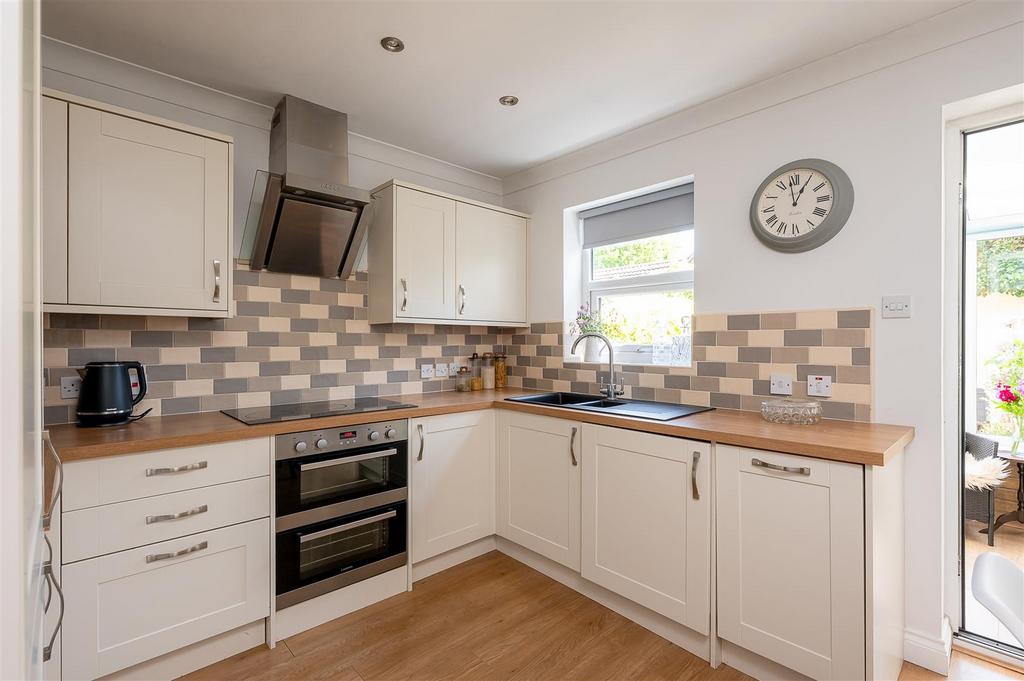 Kitchen dining