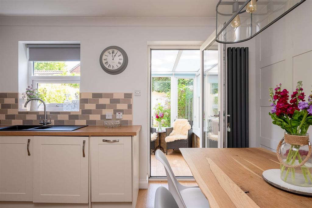 Kitchen dining
