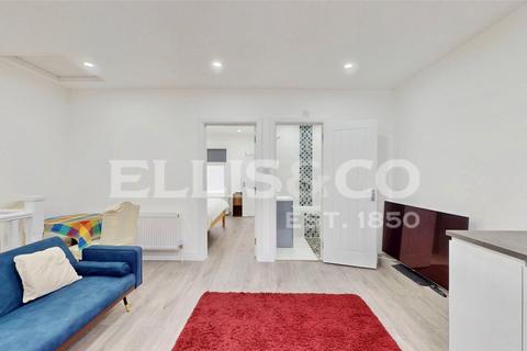 2a Victoria Road, Uxbridge, UB8 2TW