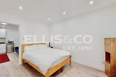 2a Victoria Road, Uxbridge, UB8 2TW