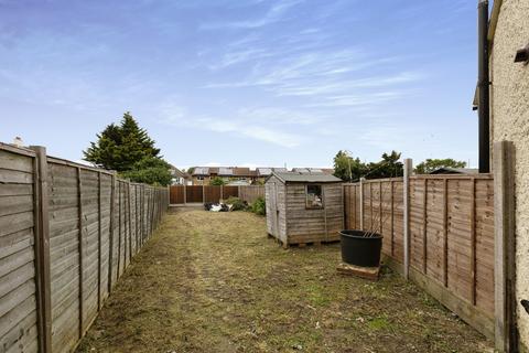 3 bedroom semi-detached house to rent, Gloucester Road, Kent DA12