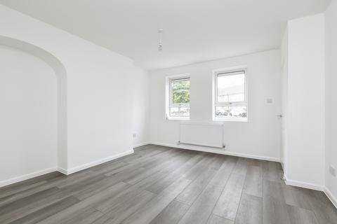 3 bedroom semi-detached house to rent, Gloucester Road, Kent DA12