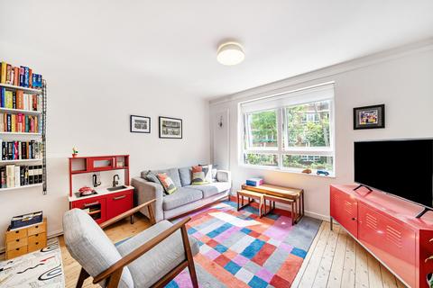 3 bedroom maisonette for sale, Hooks Close, London