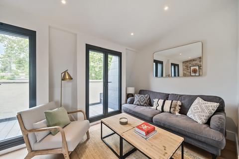 2 bedroom maisonette for sale, Kings Grove, Peckham, London