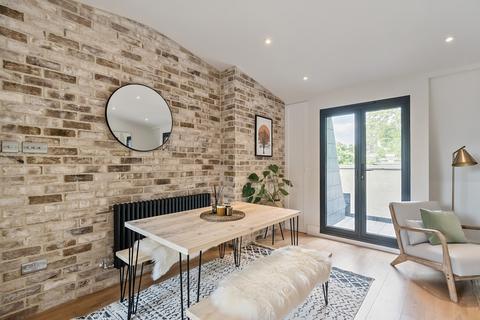 2 bedroom maisonette for sale, Kings Grove, Peckham, London
