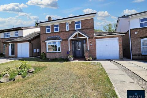 4 bedroom detached house for sale, Greenacres Drive, Birstall