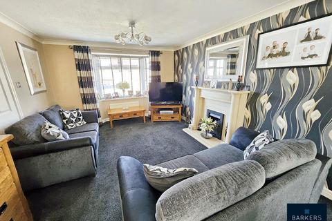 4 bedroom detached house for sale, Greenacres Drive, Birstall