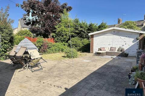 43 Dean Park Drive, Drighlington, Bradford, BD11 1AL