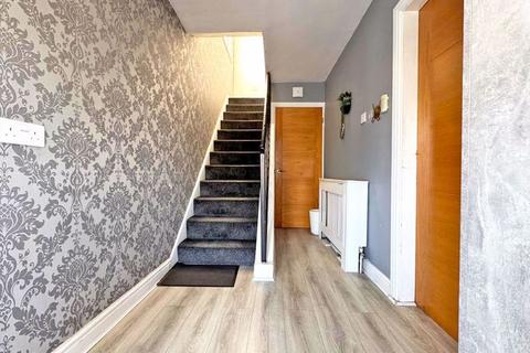 2 Gordon Drive, Tipton, DY4 7LZ