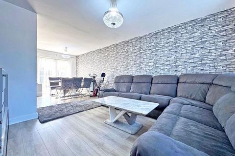 2 Gordon Drive, Tipton, DY4 7LZ