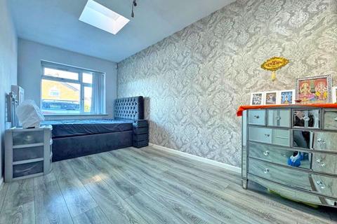 2 Gordon Drive, Tipton, DY4 7LZ