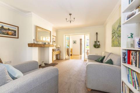 4 Central Parade, Maresfield, Uckfield, TN22 2EN
