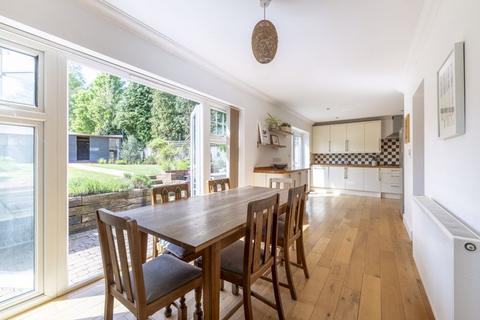4 Central Parade, Maresfield, Uckfield, TN22 2EN
