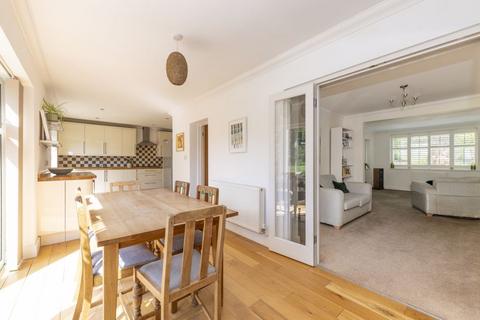 4 Central Parade, Maresfield, Uckfield, TN22 2EN