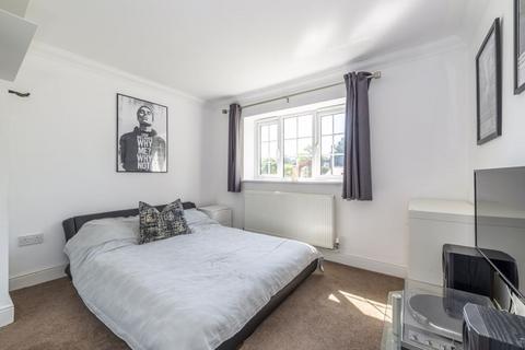 4 Central Parade, Maresfield, Uckfield, TN22 2EN