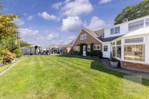 5 bedroom detached house for sale, The Street, Norwich NR8
