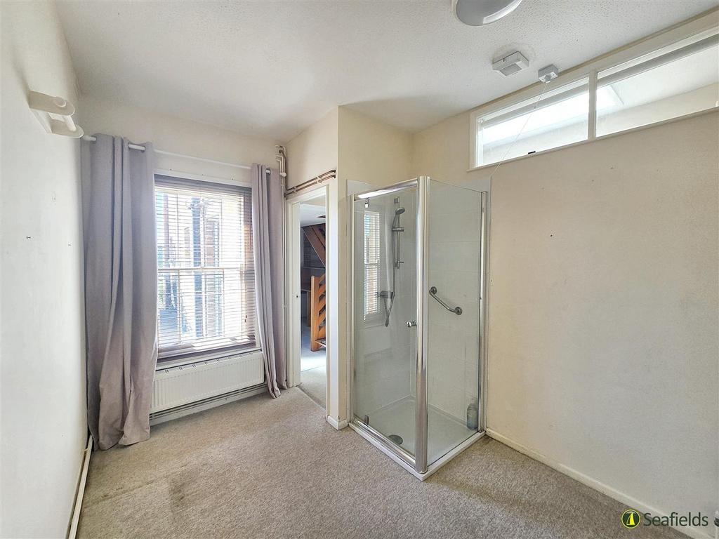 Bedroom 2 with Shower
