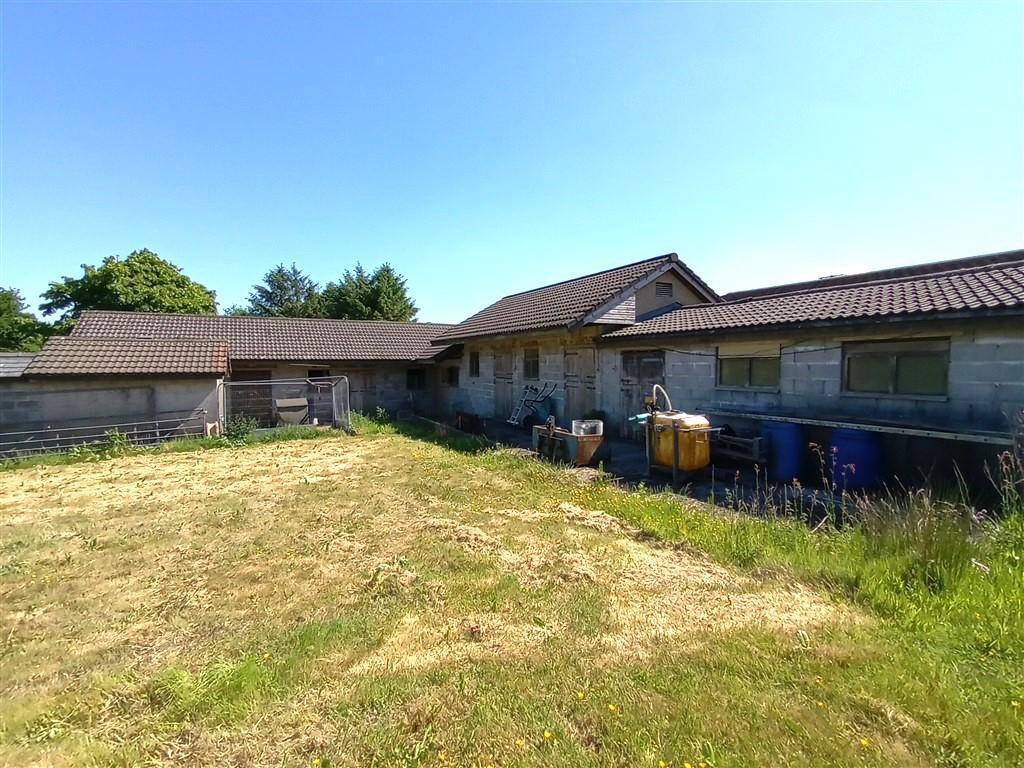Stable Block With 5 Double Stables