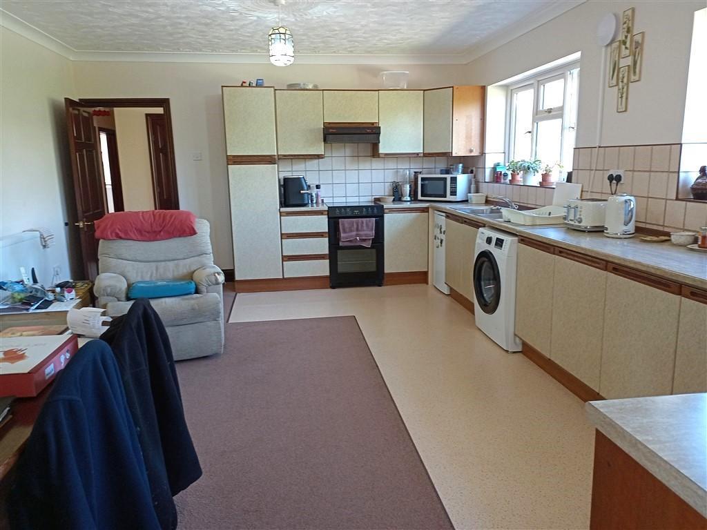 Kitchen / Breakfast Room