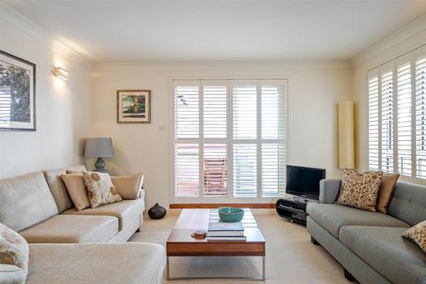 3 bedroom flat for sale, Admiral Walk, London W9