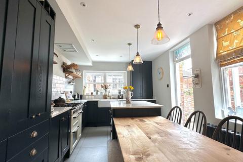 14 Albert Crescent, Lincoln, LN1 1LX