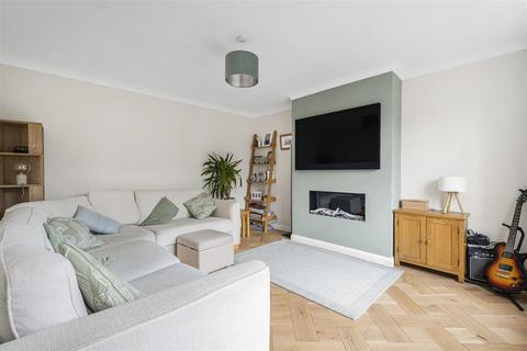 18 Foxs Way, Comberton, Cambridge, CB23 7DL