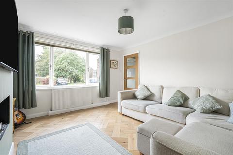 18 Foxs Way, Comberton, Cambridge, CB23 7DL