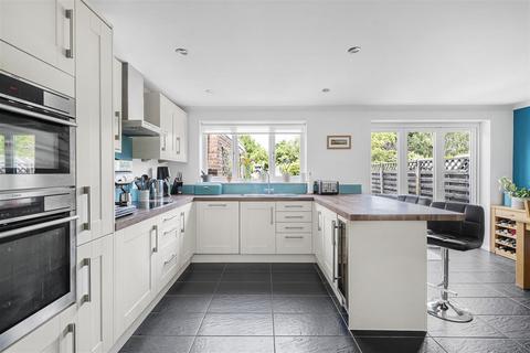 18 Foxs Way, Comberton, Cambridge, CB23 7DL