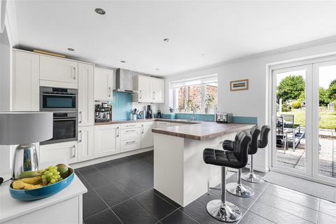 18 Foxs Way, Comberton, Cambridge, CB23 7DL
