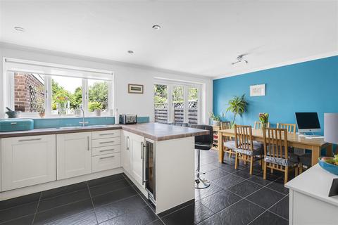 18 Foxs Way, Comberton, Cambridge, CB23 7DL